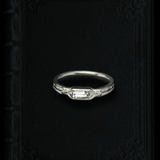 Birthstone Ring Yue - April | White Topaz
