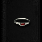 Birthstone Ring Yue - July | Ruby