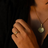 Quarts Stone Ring Vido